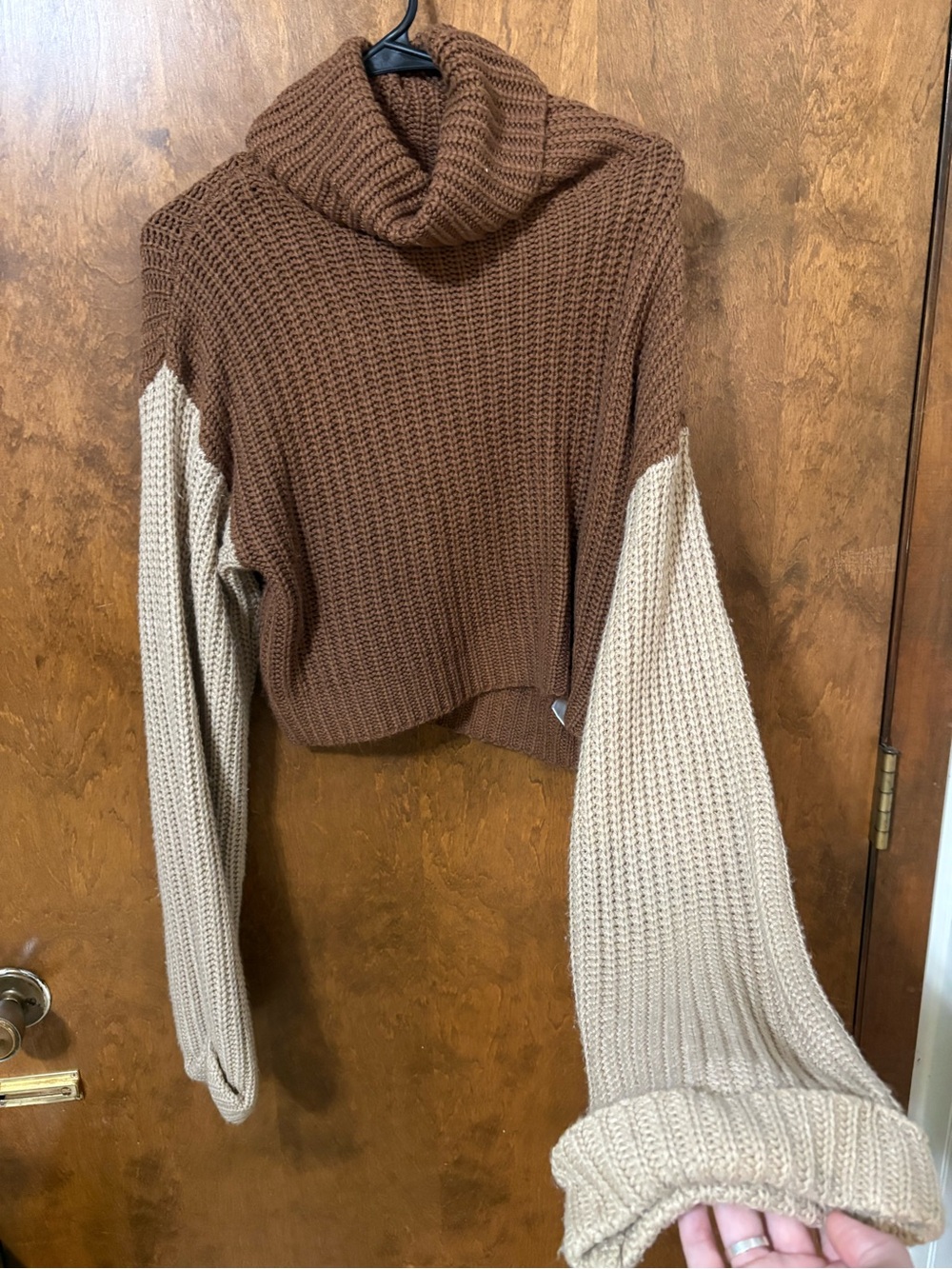 She + Sky Two-Tone Chunky Turtleneck Sweater in Brown & Cream